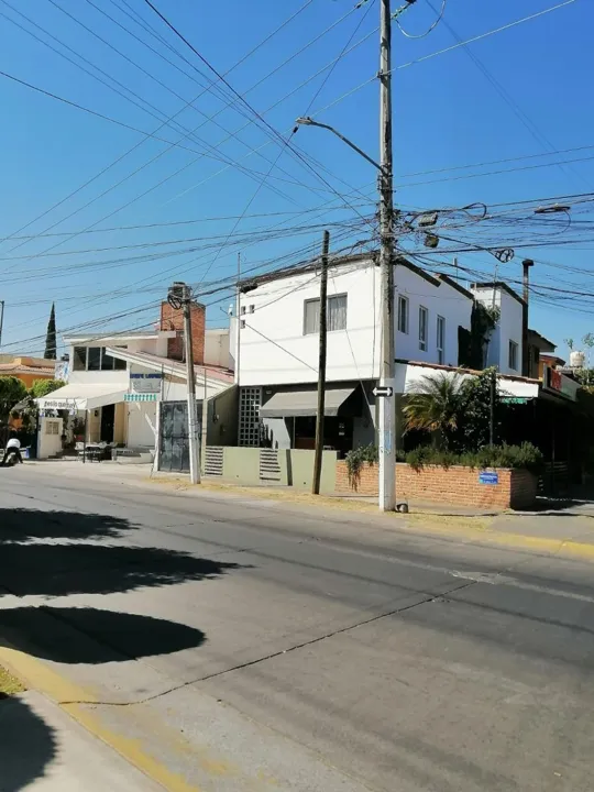 Foto 3 de locales comerciales por la unidad deportiva Paseos del Sol