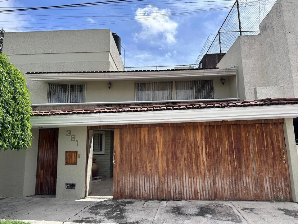 Casa en renta en Camino Real, Las Flores, Comercial, Zapopan Jalisco