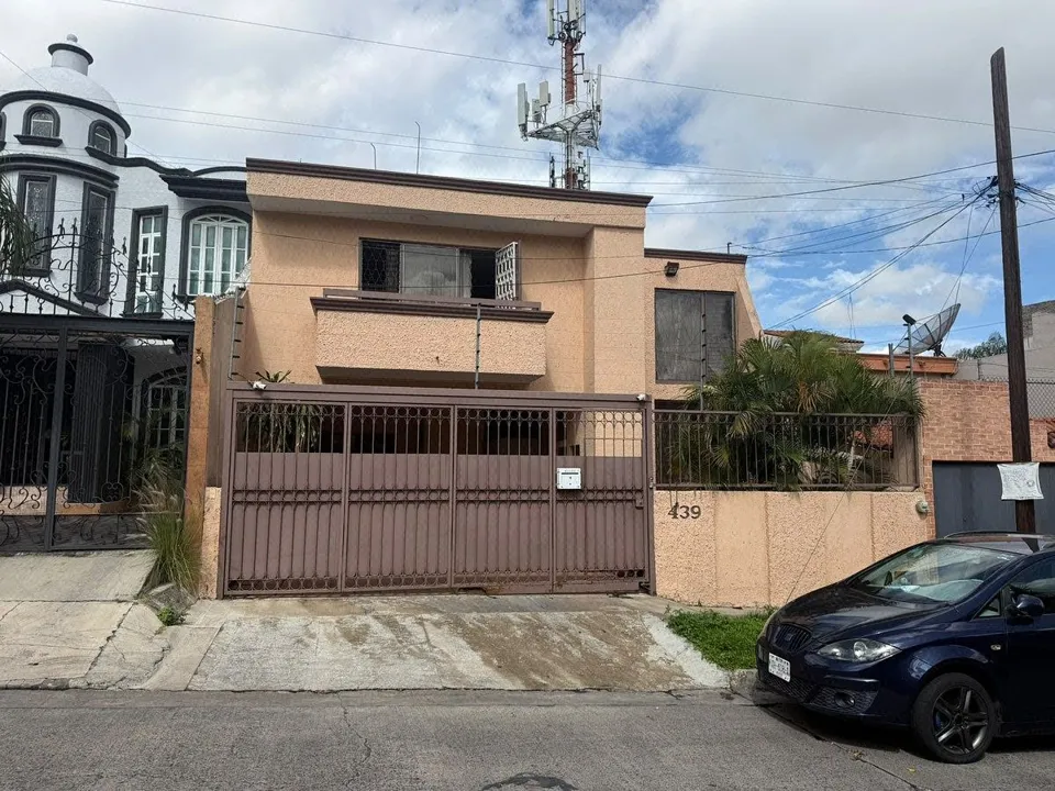 Foto 2 de Casa en Venta en Jardines de la Patria en Zapopan, Jalisco