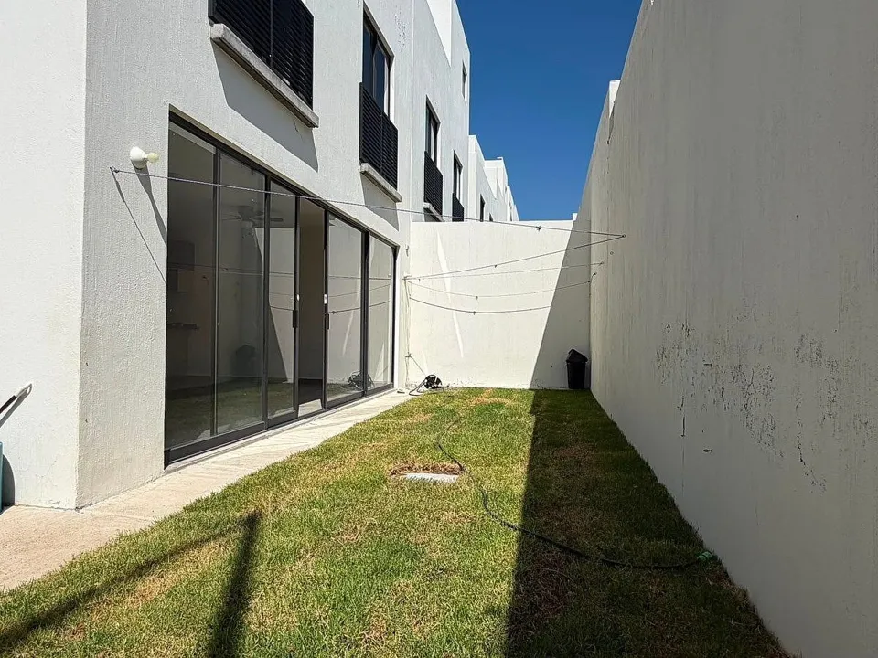 Foto 6 de Casa en venta en Adamar, Coto Yucatán. Frente a la casa club