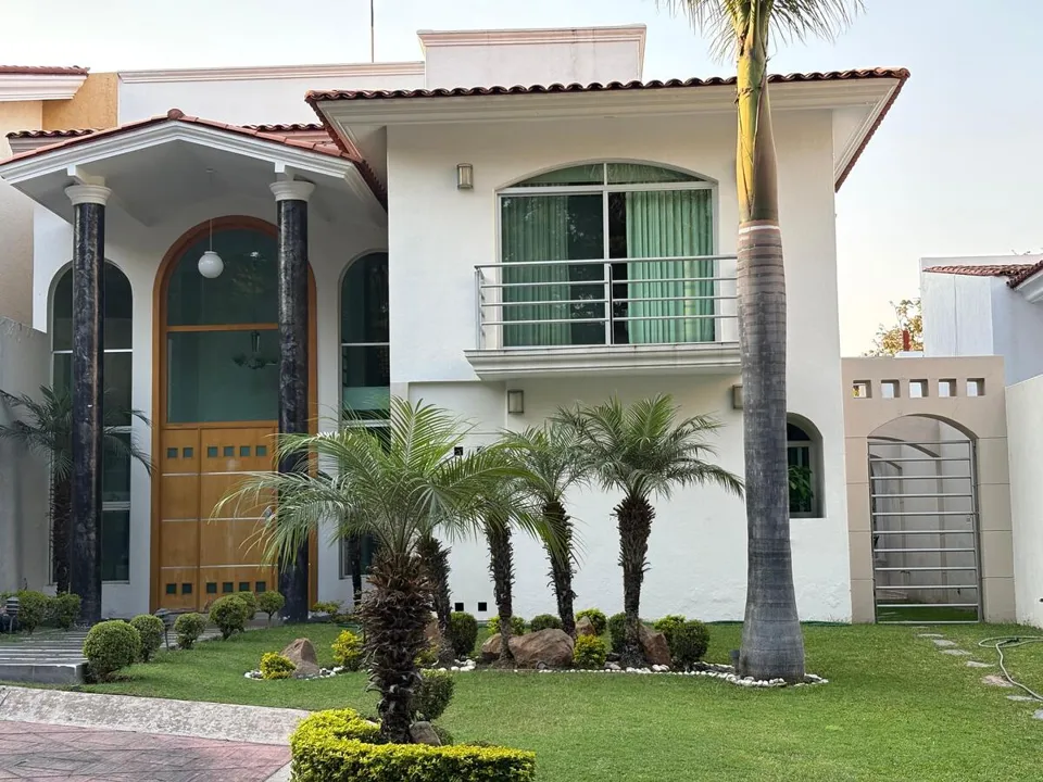 Foto 2 de Casa en Venta en Bugambilias - Villa 3 San Felipe 24