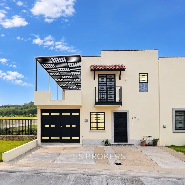 CASA REMODELADA EN VENTA EN ALTA CALIFORNIA