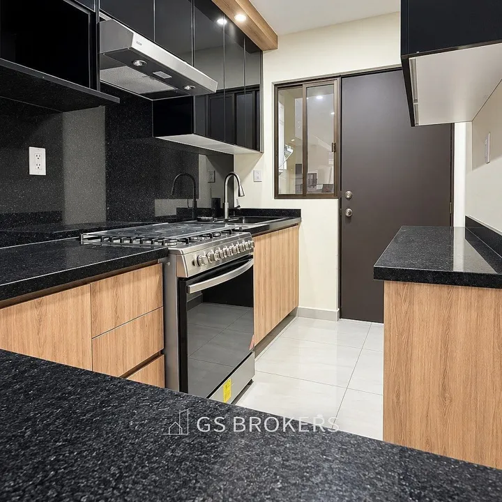 Foto 3 de CASA REMODELADA EN VENTA EN ALTA CALIFORNIA
