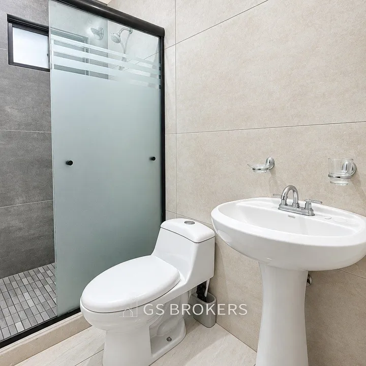 Foto 6 de CASA REMODELADA EN VENTA EN ALTA CALIFORNIA