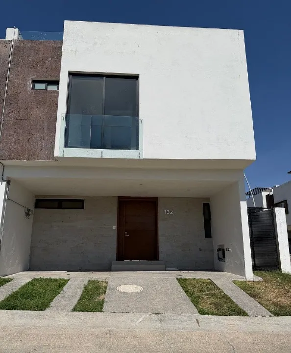 Casa en renta en Av E, Valle Imperial , Zapopan