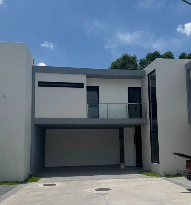 Casa en Venta en El Colli - Tancitaro Residencial 7