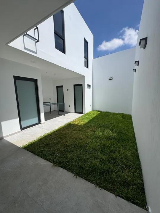 Foto 8 de Casa en Venta en El Colli - Tancitaro Residencial 7