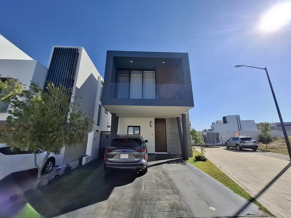 Foto 2 de CASA EN VENTA EN PARQUES VALLARTA, ZAPOPAN, JALISCO.