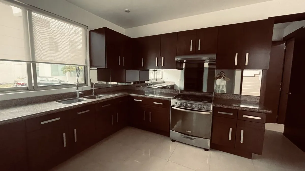 Foto 3 de ACOGEDORA RESIDENCIA  CON EXCELENTE UBICACIÓN