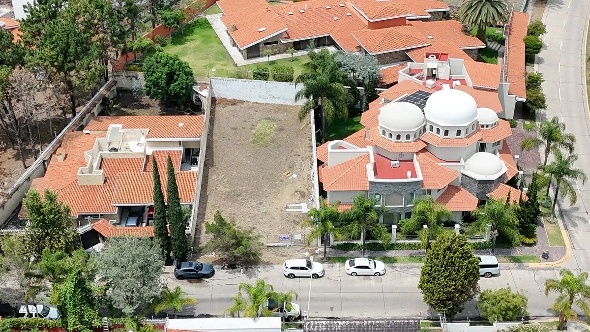 Foto 5 de Venta,Terreno plano 507 m2 · Paseo del Puma · A 100 m del Club de Bugambilias