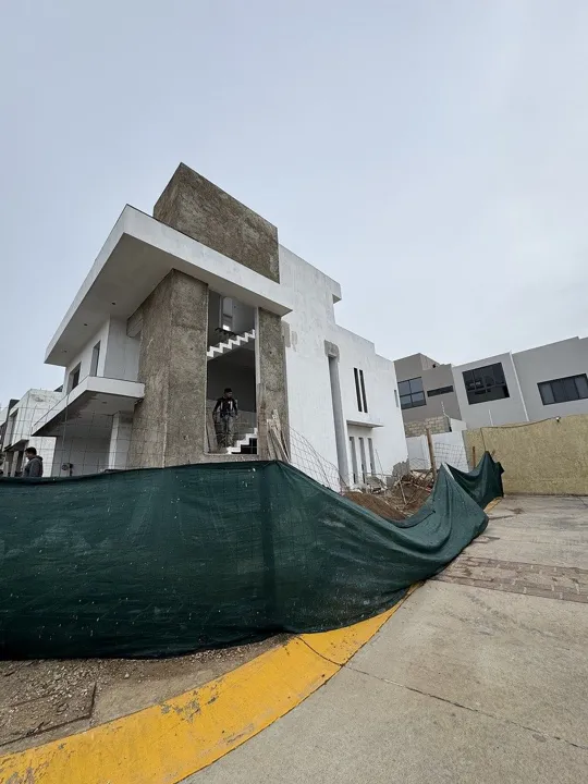 Foto 2 de Casa en esquina frente a parque en venta en Valle Imperial en Zapopan