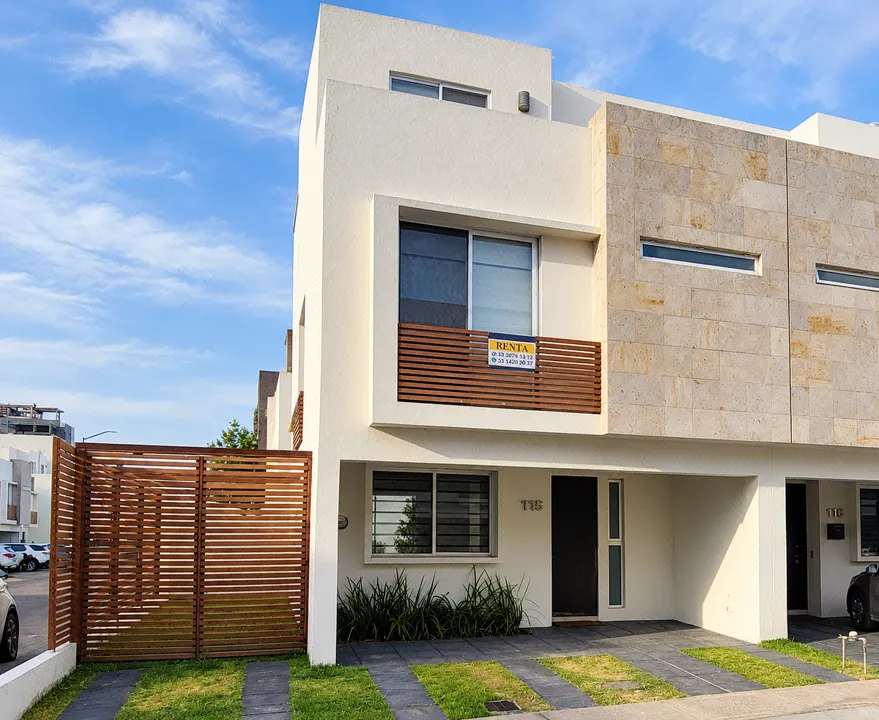 Foto 3 de Real del Carmen Grand casa en renta con 4 habitaciones