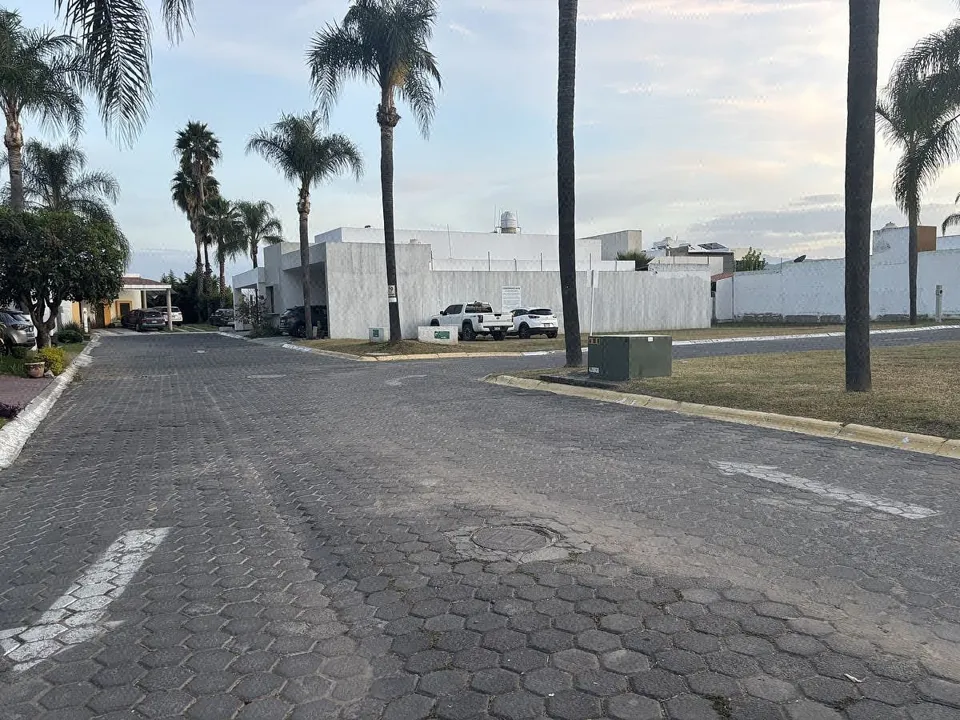 Foto 2 de ¡OPORTUNIDAD ÚNICA DE INVERSIÓN EN EL SUR! Terreno en Residencial Jade 🔥