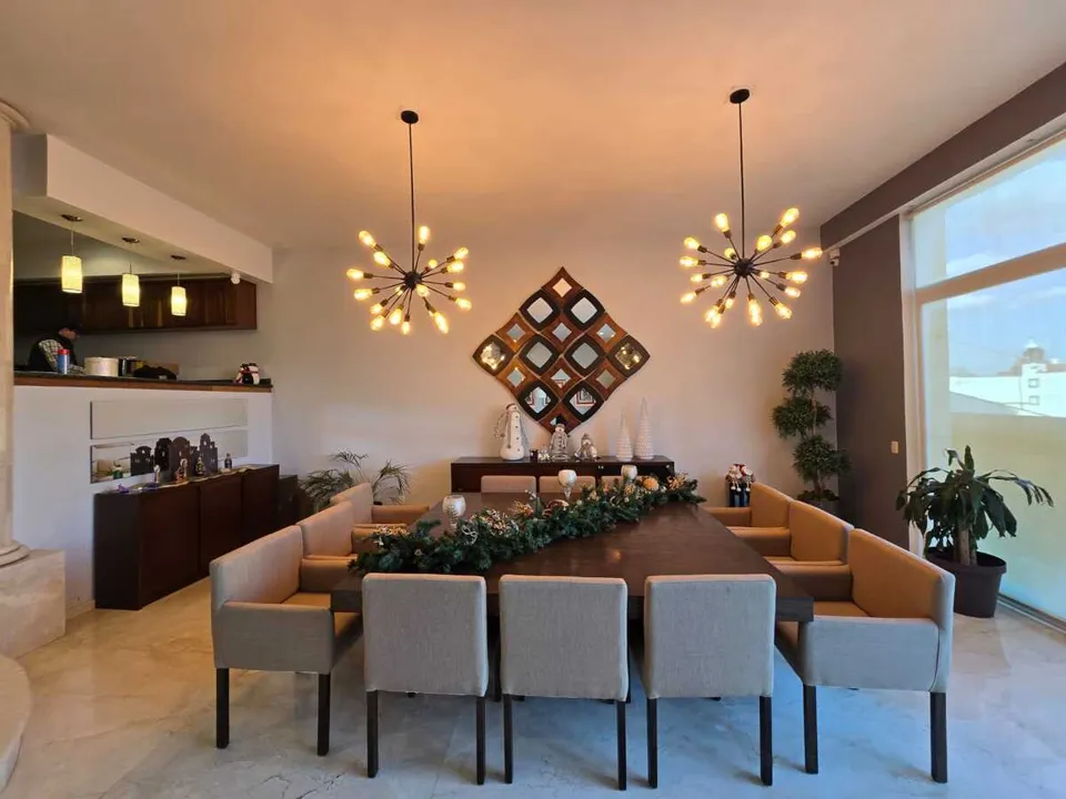 Foto 2 de Venta de Casa en El Palomar – Zona Jockey