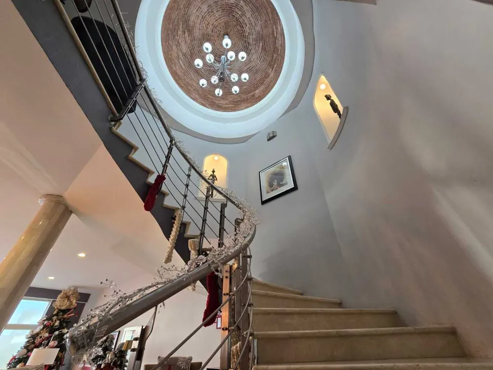 Foto 8 de Venta de Casa en El Palomar – Zona Jockey