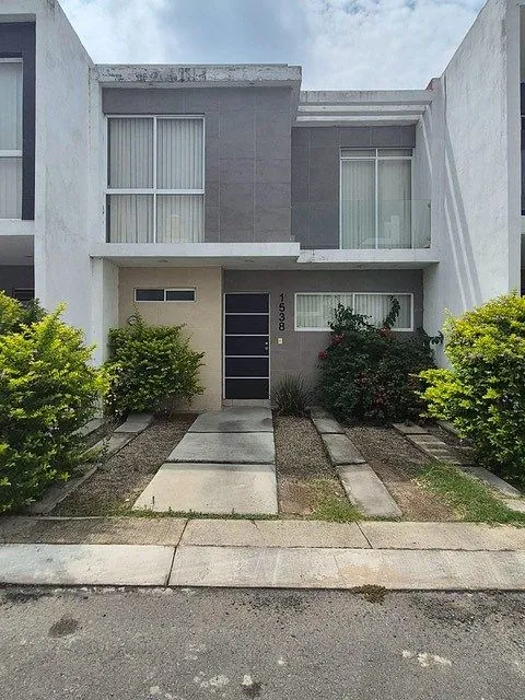 Se Renta casa en Luna Bosque