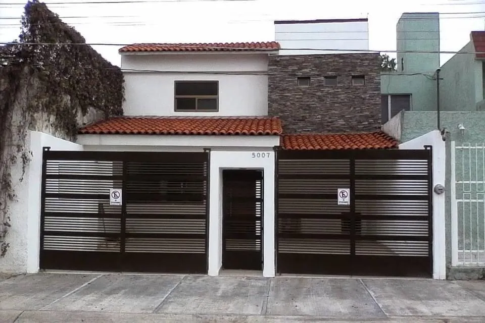 Casa en venta en Calle Robert Schuman, La Estancia, Zapopan