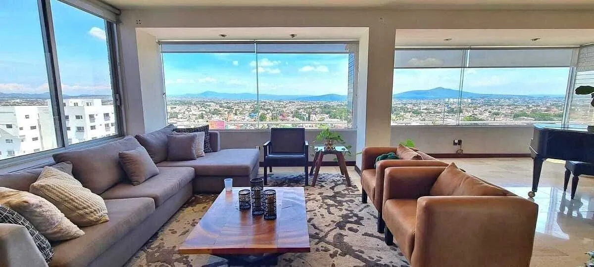 Foto 2 de Penthouse en Venta a 3 Cuadras del Country