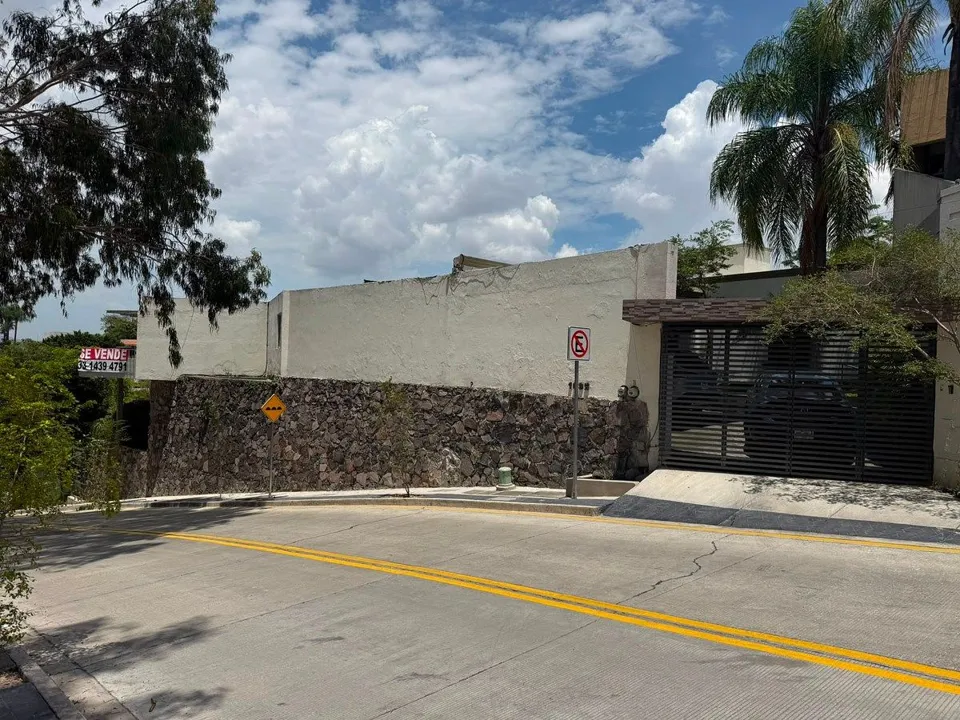 Foto 3 de Casa - Terreno en Venta en Colinas de San Javier en Zapopan, Jalisco
