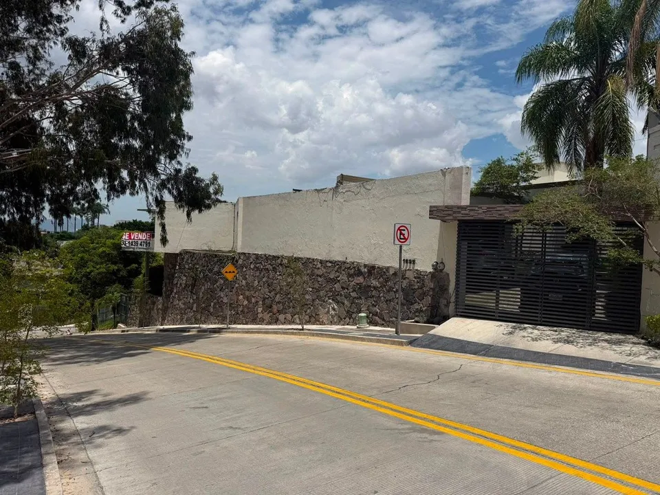 Foto 6 de Casa - Terreno en Venta en Colinas de San Javier en Zapopan, Jalisco