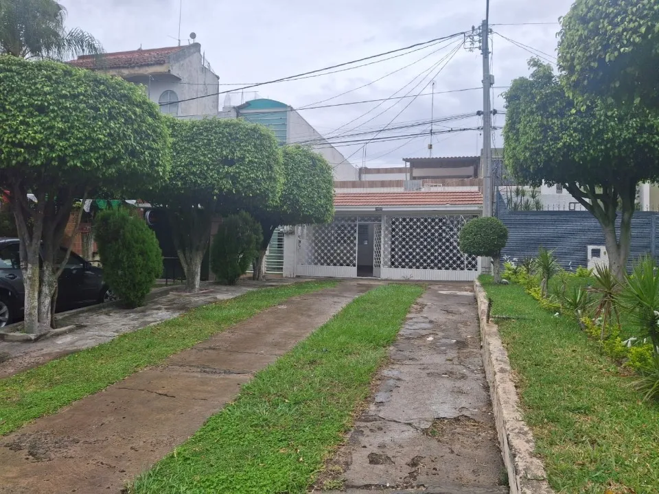 Casa en venta en Calle Paseo de los Filósofos, Colinas de La Normal, Guadalajara