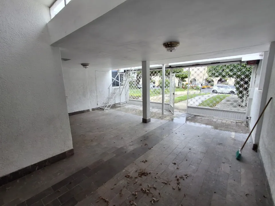 Foto 2 de Casa en venta en Calle Paseo de los Filósofos, Colinas de La Normal, Guadalajara