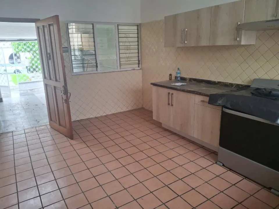 Foto 8 de Casa en venta en Calle Paseo de los Filósofos, Colinas de La Normal, Guadalajara