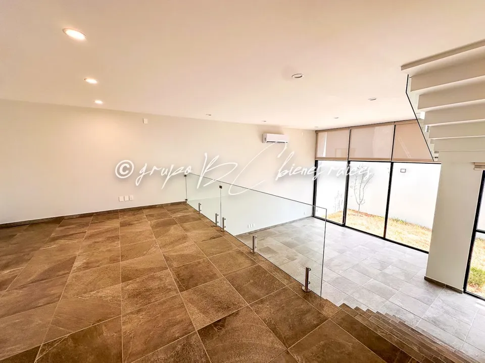 Foto 4 de CASA EN VENTA ZONA SUR  GALERÍAS SANTA ANITA