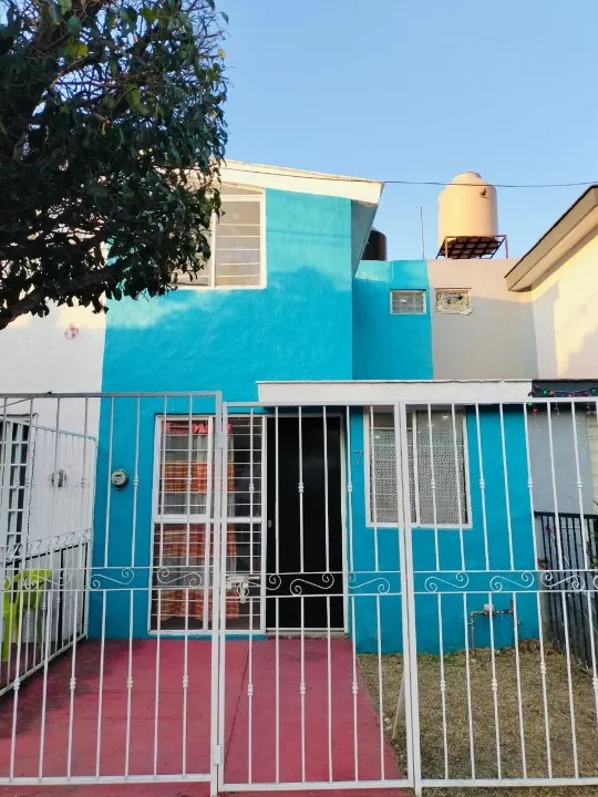 Casa en venta en Calle Cipriano Campos Alatorre, Villas Del Nilo, Guadalajara