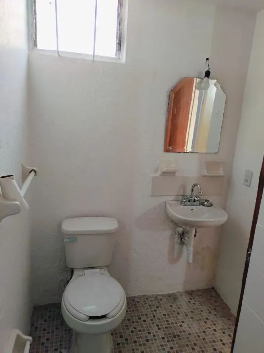 Foto 6 de Casa en venta en Calle Cipriano Campos Alatorre, Villas Del Nilo, Guadalajara
