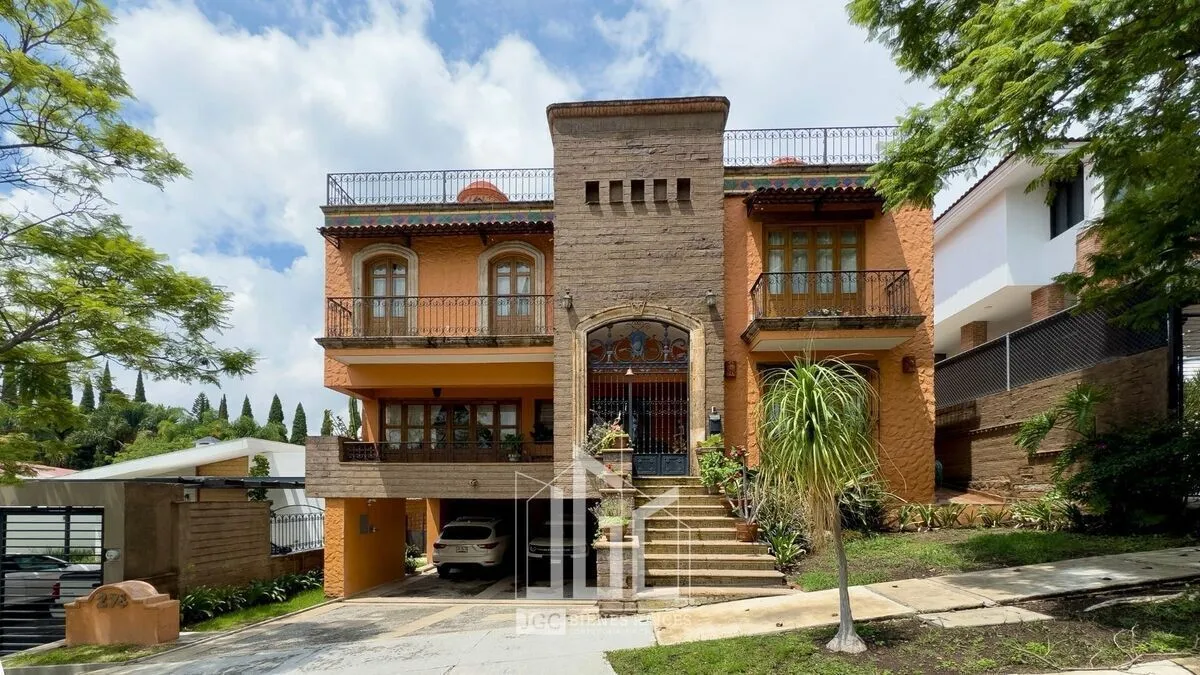 CASA EN RENTA EN EL PALOMAR - PASEO DE LAS CUMBRES