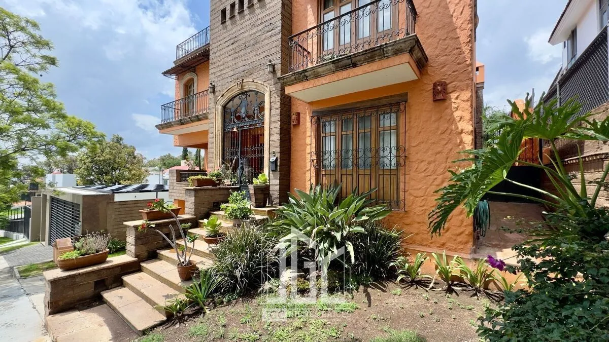 Foto 2 de CASA EN RENTA EN EL PALOMAR - PASEO DE LAS CUMBRES