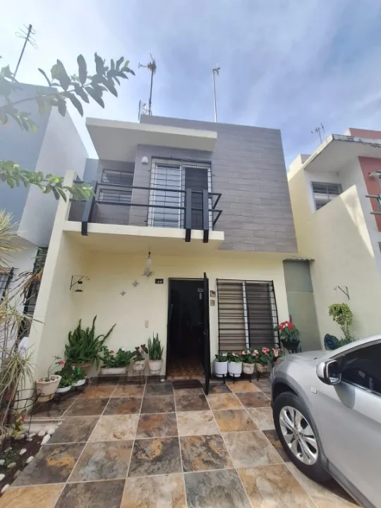 Casa en venta en Calle De Electra, Jardines De Las Fuentes, Zapopan
