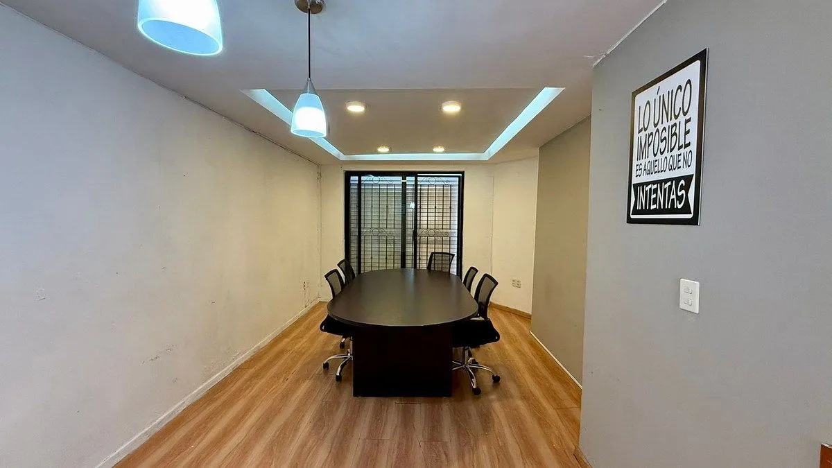 Foto 4 de Casa comercial sobre Beethoven y Patria
