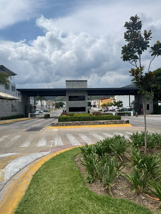TERRENO EN VENTA EN BOSQUES DE SANTA ANITA