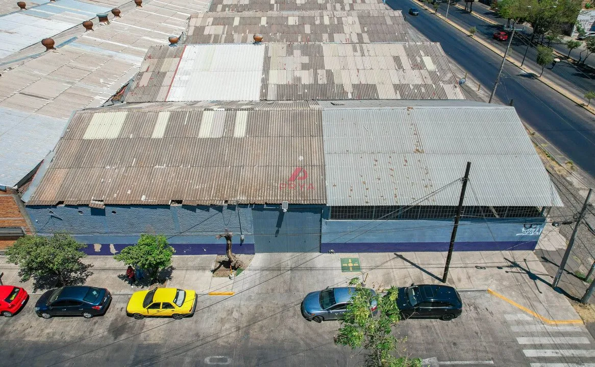 Foto 2 de Bodega en Venta en Zona Industrial Guadalajara | 700 m²