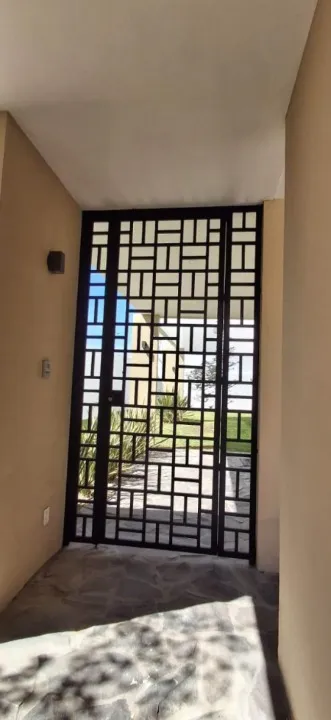 Foto 2 de ¡Ubicación Premium! Casa amplia y moderna a pasos de Galerías Santa Anita.