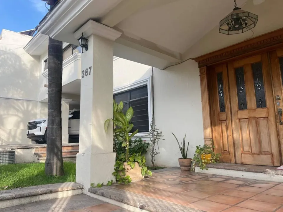 Foto 5 de Casa en venta en Avenida Romanos, Altamira, Zapopan
