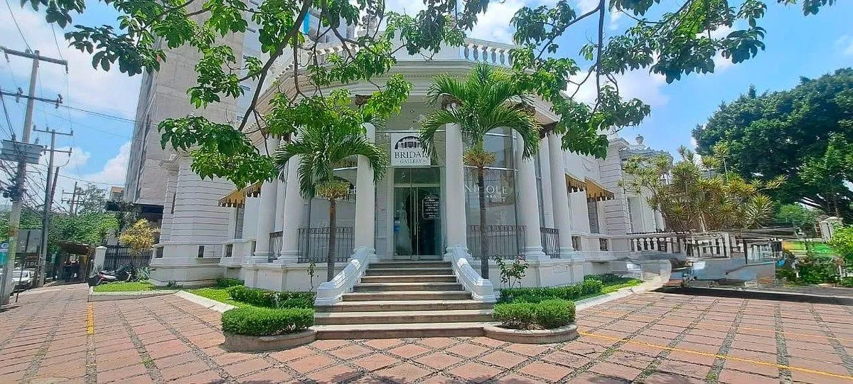 Casa en venta en ESQUINA sobre Av. Vallarta colonia Americana