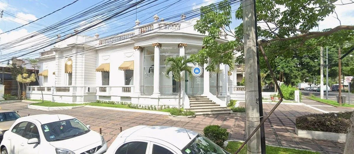 Foto 4 de Casa en venta en ESQUINA sobre Av. Vallarta colonia Americana