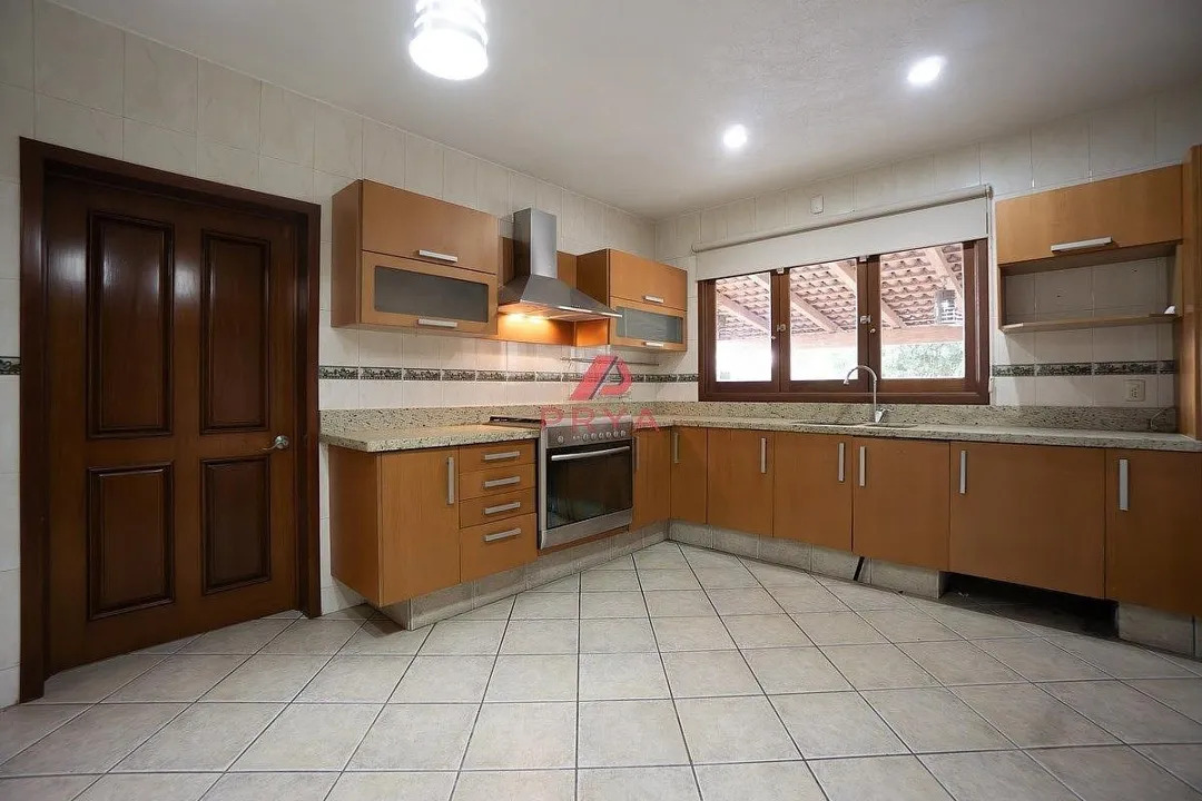 Foto 5 de Casa en venta en Hacienda del Oro, Tlajomulco de Zúñiga, con amplio jardín