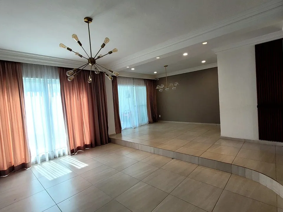 Foto 6 de Casa en Venta en Jardín Real, Zapopan | 3 Rec con Baño y Cuarto de Servicio