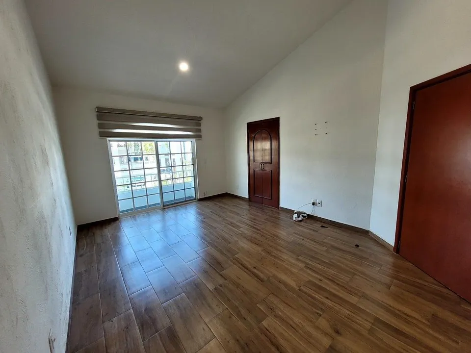 Foto 8 de Casa en Venta en Jardín Real, Zapopan | 3 Rec con Baño y Cuarto de Servicio