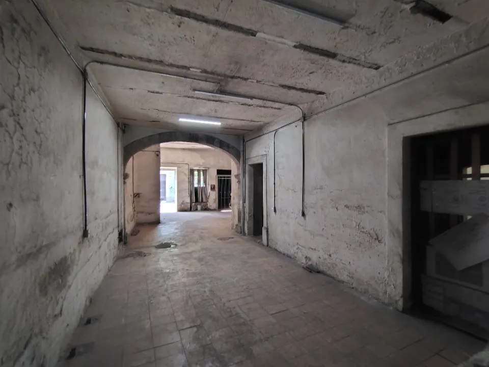 Foto 2 de Casa con Uso de Suelo Comercial o Mixto en venta en Calle Mariano Bárcena, Zona Centro, Guadalajara