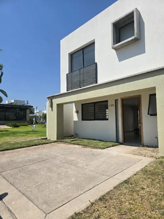 Casa en renta en Avenida Adamar , ADAMAR, Tlajomulco de Zuñiga