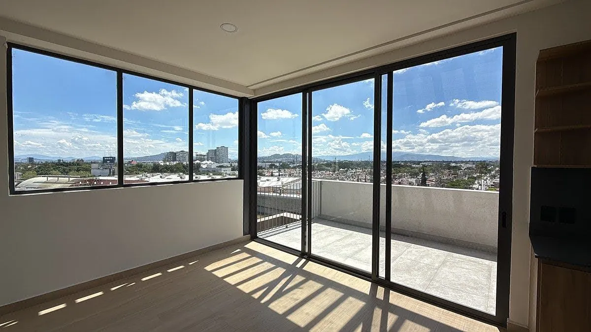 Foto 7 de Penthouse en venta en Villas del Tepeyac, Zapopan | Terraza privada