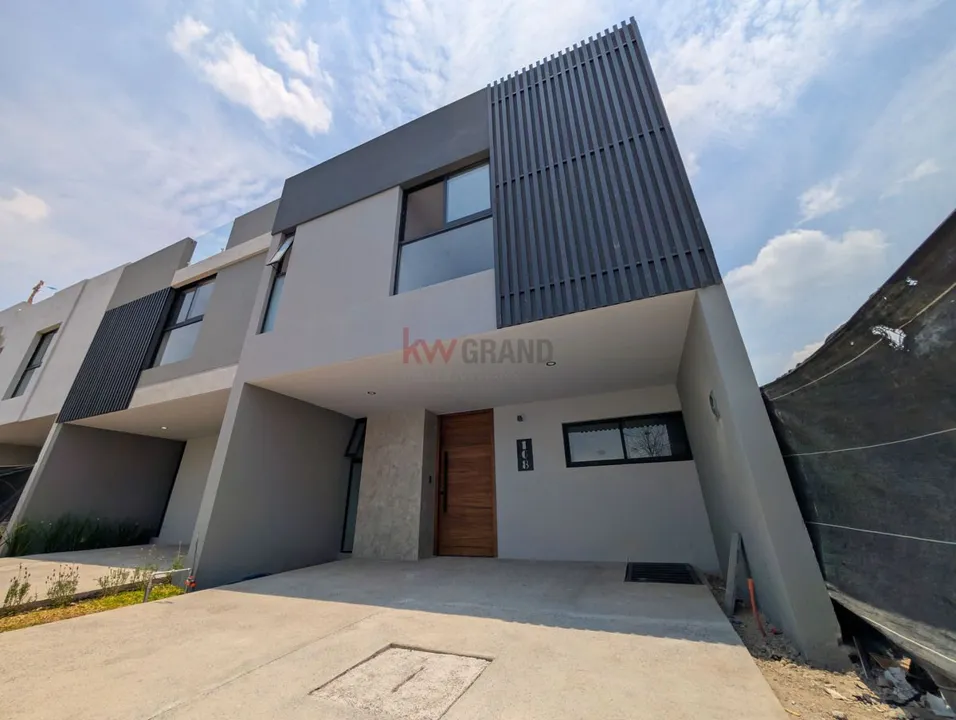 Casa Nueva en Venta en el Edén Bosques de Santa Anita