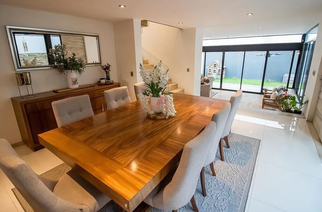 Foto 4 de Casa en venta en La Rioja, Tlajomulco | 3 Recámaras, Paneles Solares y Jardín.*