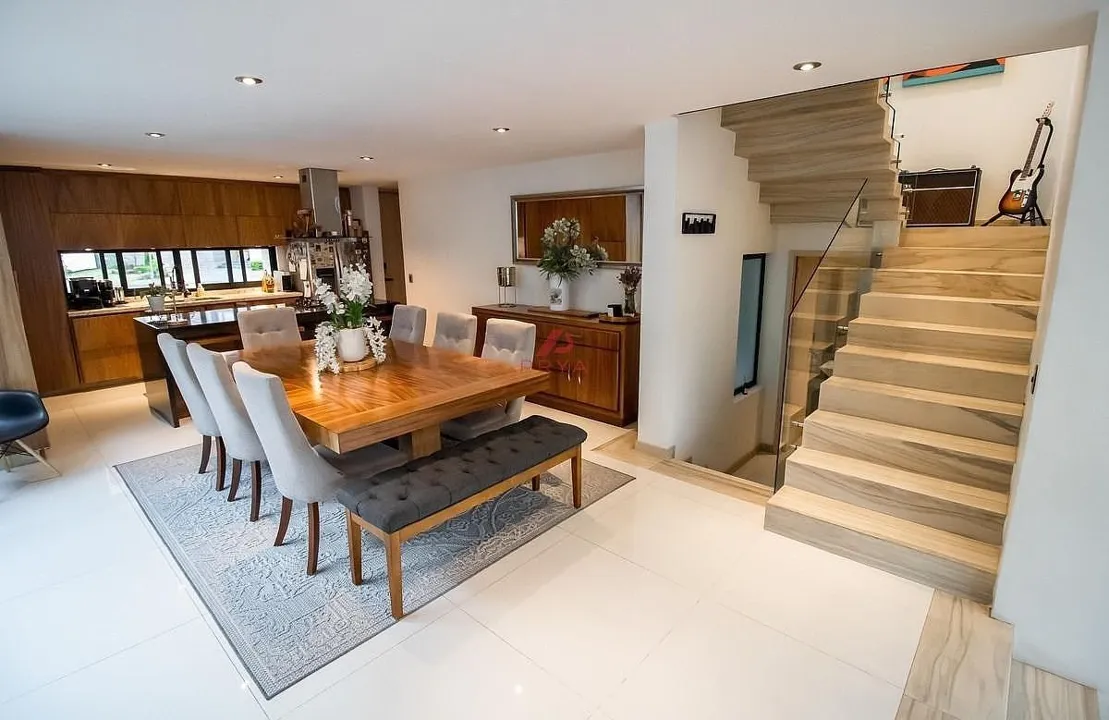 Foto 8 de Casa en venta en La Rioja, Tlajomulco | 3 Recámaras, Paneles Solares y Jardín.*
