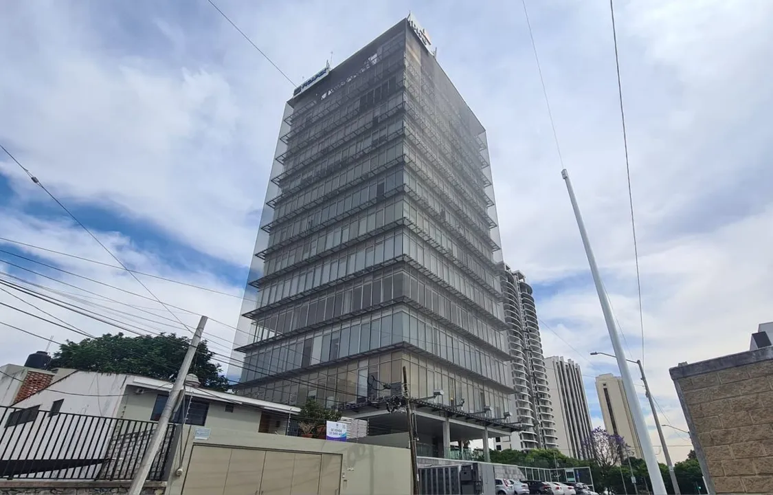 Foto 2 de Oficinas Corporativas con Acabados en Renta en, Av. Américas, 436m2 , Nivel 4